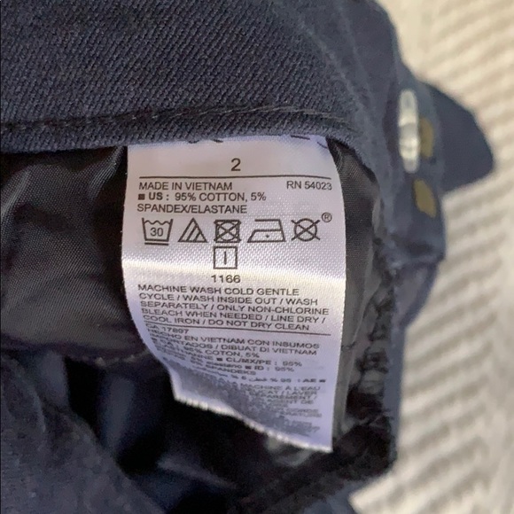 Old navy pixie pant - Picture 3 of 3